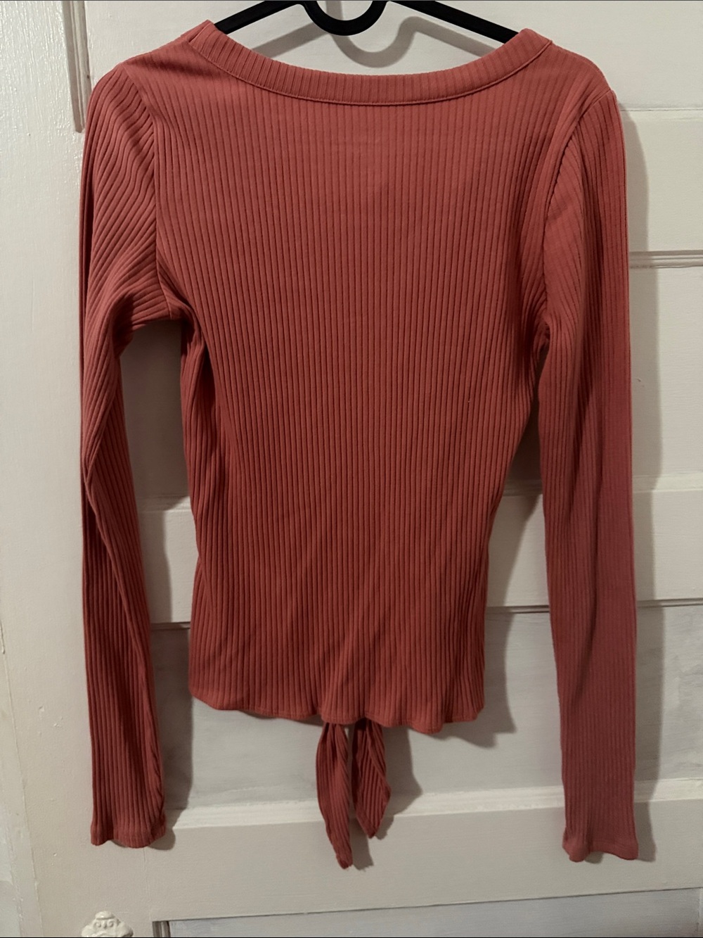 Hollister Ribbed Button-Front Tie Hem Top - Rose - Picture 2 of 3